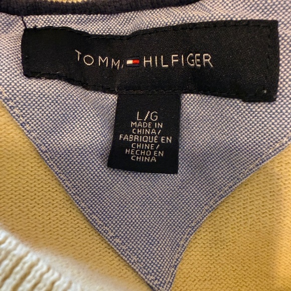 Tommy Hilfiger Women's Soft Yellow V-Neck Sweater - Picture 3 of 4